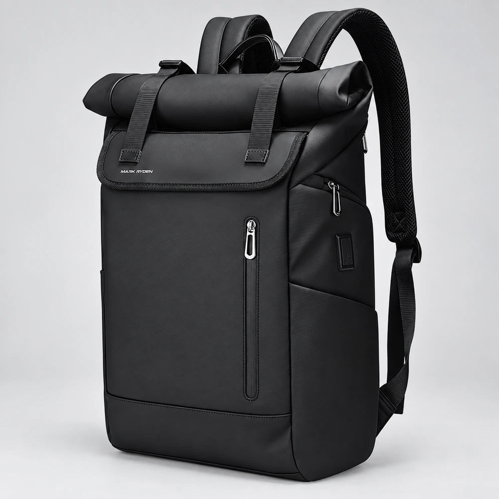 Le Nomade, sac à dos ordinateur Roll Top noir, vue de face trois-quarts Image